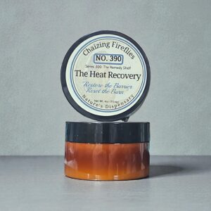 A post‑sun cooling emulsion in amber PET jars designed to draw heat away from sun‑fatigued skin.